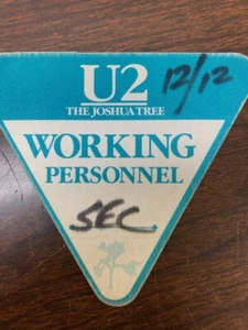 Adesivo U2 backstage pass panno raso Joshua Tree datato 12/12! - Foto 1 di 1