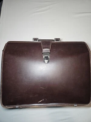 Maletín de abogados Johnston and Murphy. Cuero  Foto 1 de 4