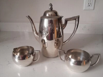 Vintage Oneida Silversmiths 3 Pc Coffee or Tea Pot Creamer & Sugar Set Excellent - Image 1 of 4