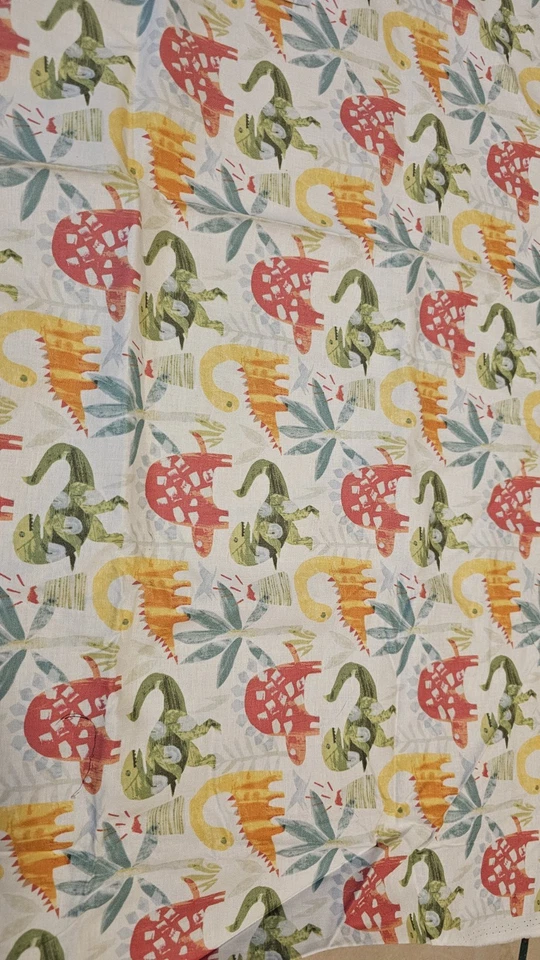 Dear Stella 恐龙火山织物 1.5 码 — 第 1/4 张图片