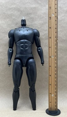 Figura 1/6 Hot Toys 12" Batman Arkham Knight VGM28 Cuerpo Capucha Roja SIN CLAVIJAS TOBILLERAS Foto 1 de 3