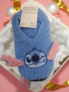 Calzino Ciabatta Stitch Taglia 6-8 Morbido e Accogliente Peluche con Viso Ricamato Di - Foto 1 di 7