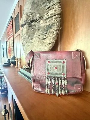 Cartera vintage de cuero boho unisex de plata esterlina y corte cabujón adorno de piedra Foto 1 de 4