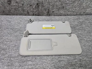 HYUNDAI PALISADE 20-24 PARASOL PARASOL DERECHA E IZQUIERDA CON CLIP GRIS CONJUNTO OEM - Imagen 1 de 8