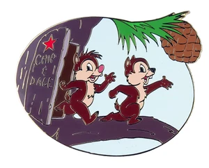 Prendedor de puerta de vestidor Chip & Dale Red Star LE1000 de Disney Auctions PP28653 2004 - Imagen 1 de 4