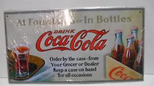 PLACA/PLAQUE/PLATE METAL DECORACION " AT FOUNTAINS OR IN BOTTLE COCA-COLA " 30cm - Foto 1 di 2