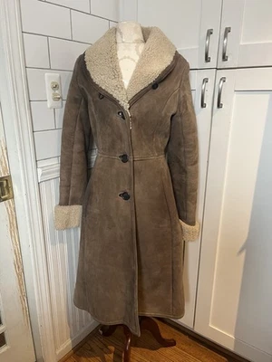 Abrigo largo vintage de piel de oveja para mujer. Hecho en Escocia Talla Pequeña Foto 1 de 4