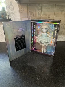 Shadow High Rainbow Vision Kostüm Ball Eliza McFee Special Edition NEU VERSIEGELT - Bild 1 von 11