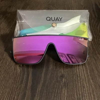 Gafas de sol Quay Australia Nightfall protector mate negro rosa espejo Foto 1 de 4