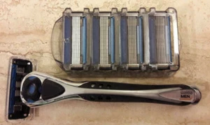 Balea precision 5 Flex Pro Rasierer , neu , plus ersatzklingen 4 stück - Bild 1 von 9