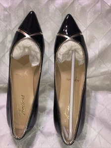 Trotters Kelsey Blk/gold Pumps - Picture 1 of 4
