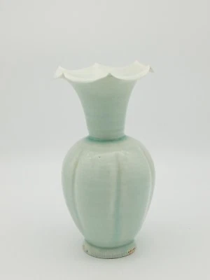 Pretty Song Dynasty Hu Tian Yao Vase 湖田窯影青花瓶  - Image 1 of 4