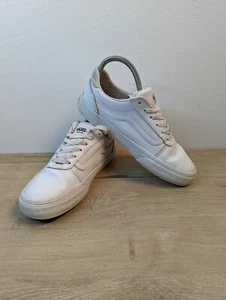 Vans Old Skool Triple White Leather Low Top Sneakers Men's Sz 6.5 Women's Sz 8 - Picture 1 of 9