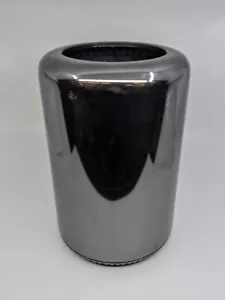 Late 2013 Mac Pro 3.7GHz Quad-Core Xeon E5 16GB 1TB SSD 2x D300 Monterey MP3 - Picture 1 of 9