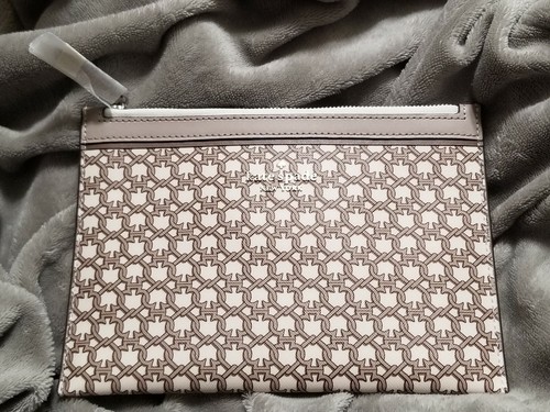 Kate Spade Pochette media con zip Spade Link nuova con etichetta crema e grigio