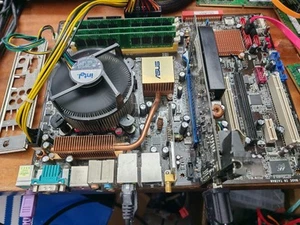 Asus P5B-Deluxe + Intel Core 2 Duo E7500 + 3gb ddr2 + I/O shield - Zdjęcie 1 z 5