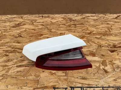 KIA STINGER 18-21 OEM LEFT DRIVER LED TAIL LIGHT LAMP ASSEMBLY (WHITE) - Image 1 of 4