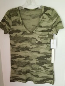 C.A.S.L.O.N Green Spring Camo V Neck Pocket T- Shirt Size XS Nordstrom NWT'S - Picture 1 of 7