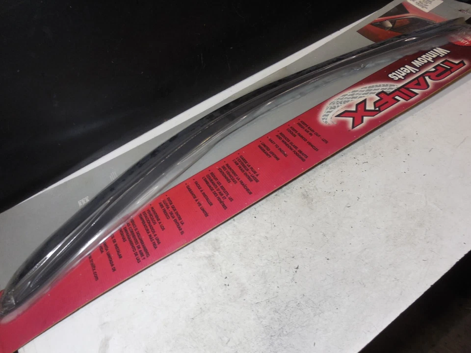 Deflector de ventana 2607 TrailFX para camioneta Dodge RAM 2500/3500 2002-06 cabina regular Foto 1 de 4