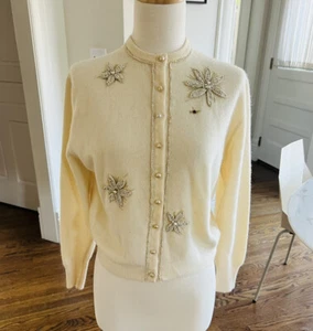Bestickter 1950er Cardigan Pullover Blumenmuster Kittn'Gora Wolle & Angora Vintage S - Bild 1 von 11