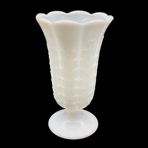 Vaso de leche blanco de colección E O Brody 9" jarrón pedestal helecho hoja llanta festoneada M5200 - Imagen 1 de 13