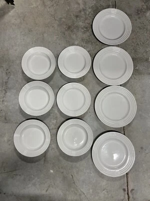 Juego de 10 platos de cena redondos blancos Le Creuset de diseño de anillo de 10” 12” Foto 1 de 4