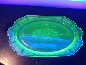 Princess Pattern Green Depression Glass Oval Closed Handle Tray by Hocking Glass - Picture 1 of 6