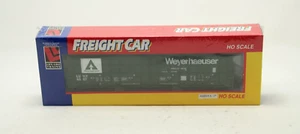 HO Life-Like Trains 8493 60' Thrall Door Weyer Haeuser Box Car Factory Sealed - Picture 1 of 8