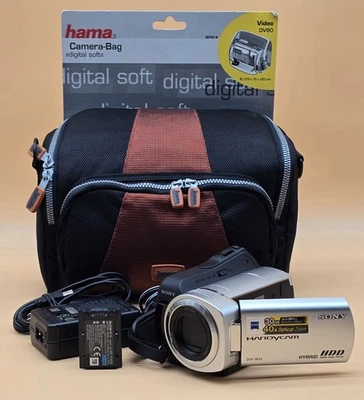 Sony Handycam DCR-SR35E 30GB HDD Digital Camcorder Silver With Nightshot Plus. - Image 1 of 4