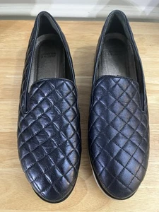 Johnston & Murphy Women's Blue Quilted Loafers, Size 9M - Picture 1 of 5