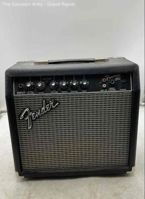 Fender Frontman 15G Musical 38 Watt Combo Electric Guitar Amplifier - Image 1 of 4