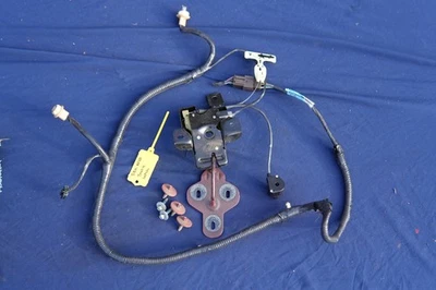 Conjunto de pestillo trasero para maletero Ford Mustang 1999-2004 con cableado y herrajes OEM Foto 1 de 4