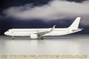 JC Wings 1:200 A321neo Airbus Blank Model - Picture 1 of 1