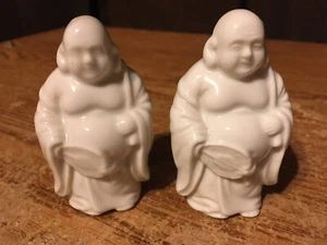 2X STATUA BUDDHA CERAMICA BIANCA CON VENTAGLIO 3" MADE IN JAPAN / ERRATEWAY052 - Foto 1 di 6