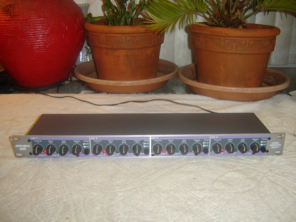 Aphex 105, Logic Assisted 4 Ch Noise Gate, Vintage Rack - Image 1 of 4