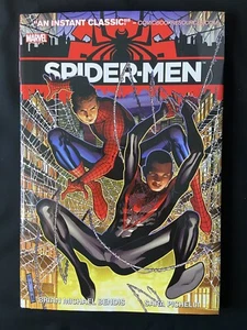 Libro de cómics Marvel Spider Men de tapa dura de Bendis & Pichelli 2012. En muy buen estado - Imagen 1 de 3