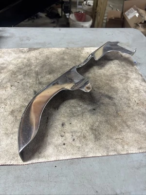 Triumph America Speedmaster acessório OEM guia protetor de corrente cromado 2006  - Imagem 1 de 4