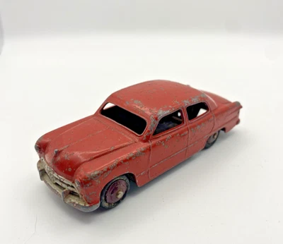 Modellino pressofuso originale d'epoca Dinky Toys Fordor berlina 170 auto rossa - Immagine 1 di 4