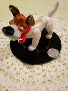 Vintage Disney Oliver And Company roter Schal PVC Spielzeug 3 Zoll RAR - Bild 1 von 5