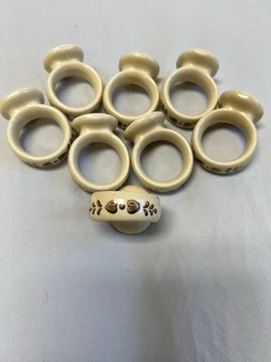 Juego de 8 servilleteros con patas de patrón de pueblo vintage Pfaltzgraff Foto 1 de 3