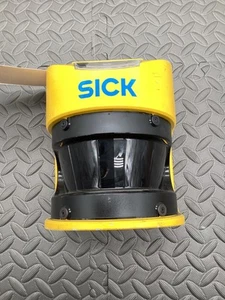 SICK S30A-7111CP scanner laser di sicurezza 270° 4m portata 24VDC USATO - Foto 1 di 8