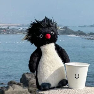 NWT Jellycat RONNIE ROCKHOPPER PENGUIN Rare & Hard to Find Soft Plush FAST SHIP! - Picture 1 of 6