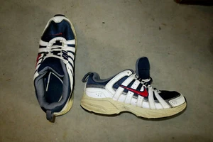 NIKE Sz.5 YOUTH KID TENNIS SHOES SPORTS WALK RUNNING HIKING SUMMER FUN GREAT - Picture 1 of 5