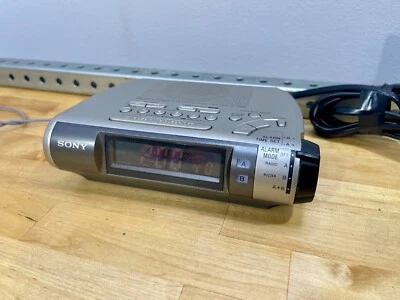 Sony ICF-C255RC Dream Machine AM/FM Radio Alarm Clock With Antenna Silver Tested - Image 1 of 4