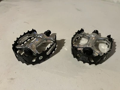 Pedales BMX estilo vieja escuela SE Racing Bear Trap - negros 9/16” GT Haro Hutch - Imagen 1 de 2