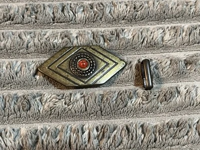 Fivela de cinto de pedra vermelha bronze 2 1/2” x 1” - Imagem 1 de 4