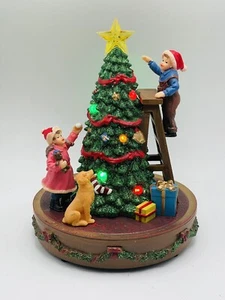 Moments in Time Christmas Music Box with LED Lights and Christmas Music Works - Picture 1 of 12