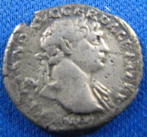TRAJAN DENARIUS SILVER COIN - CIRCA 116AD - Picture 1 of 3