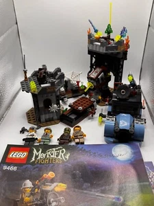 LEGO Monster Fighters The Crazy Scientist & His Monster (9466) - Picture 1 of 9