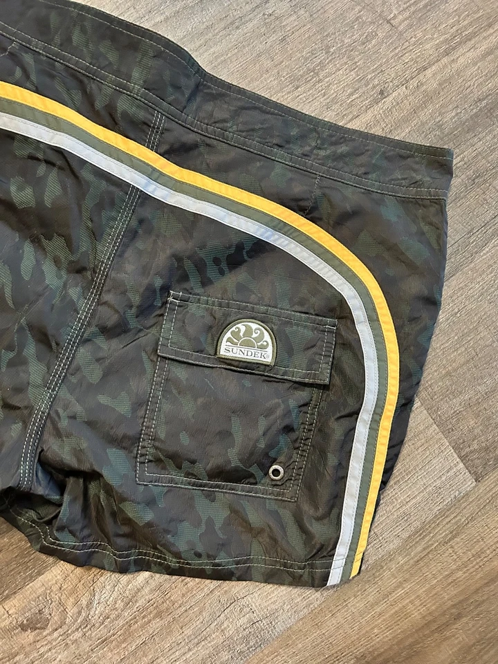 Sundek Usado en Excelente Condición Marrón Camuflaje 3 Entrepierna Rayas Bañador Board Shorts 33 - Imagen 1 de 4